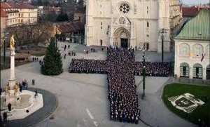 442. Milenijska fotografija Šime Strikomana  „Jedan križ za jedan život“